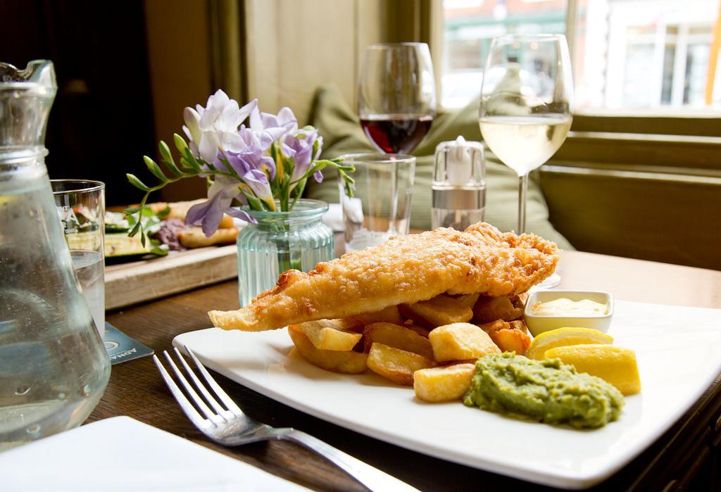 Crown Hotel Southwold Esterno foto